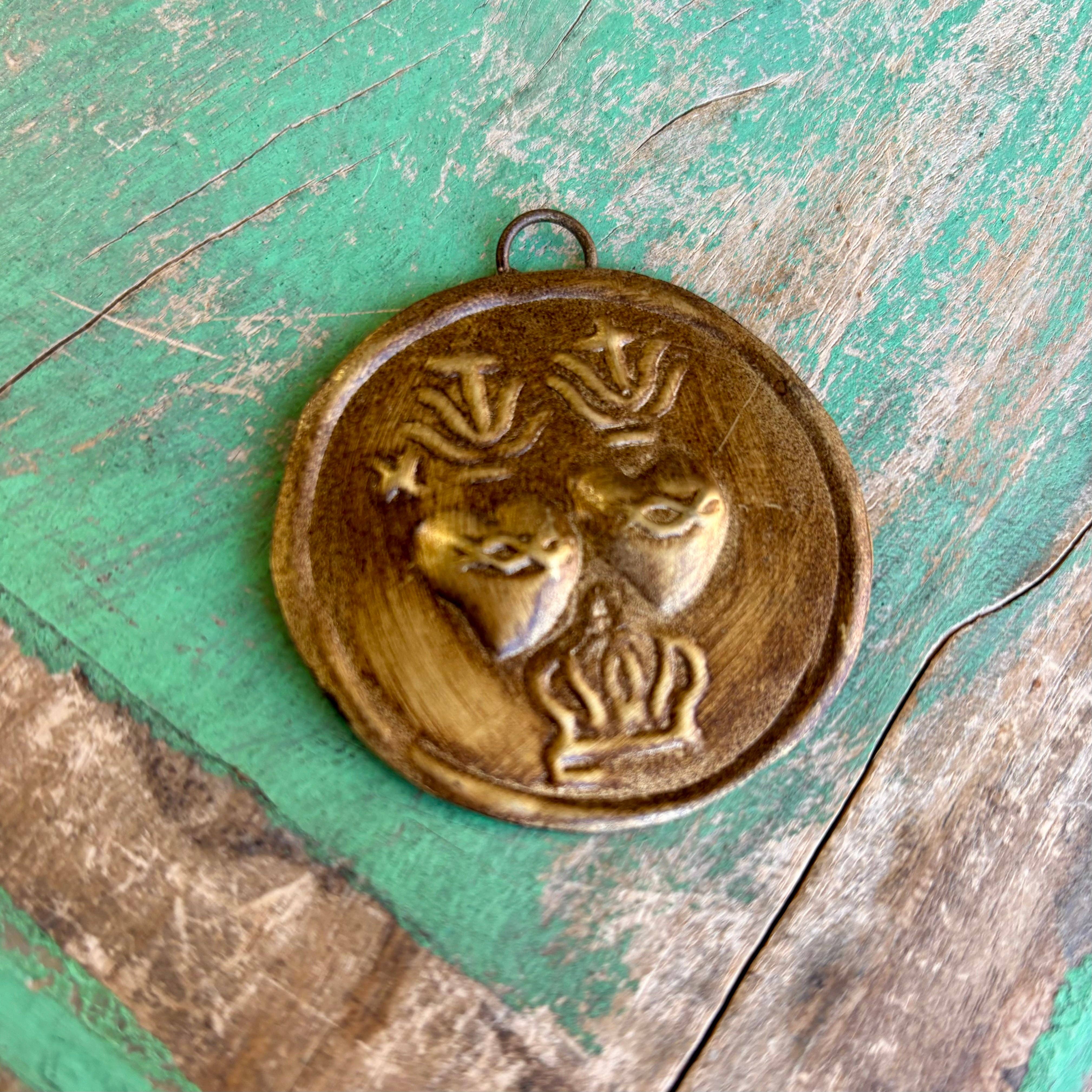 Love and Honor Jesus LLC – Pendente/pingente individual por atacado – Medalhões de latão22