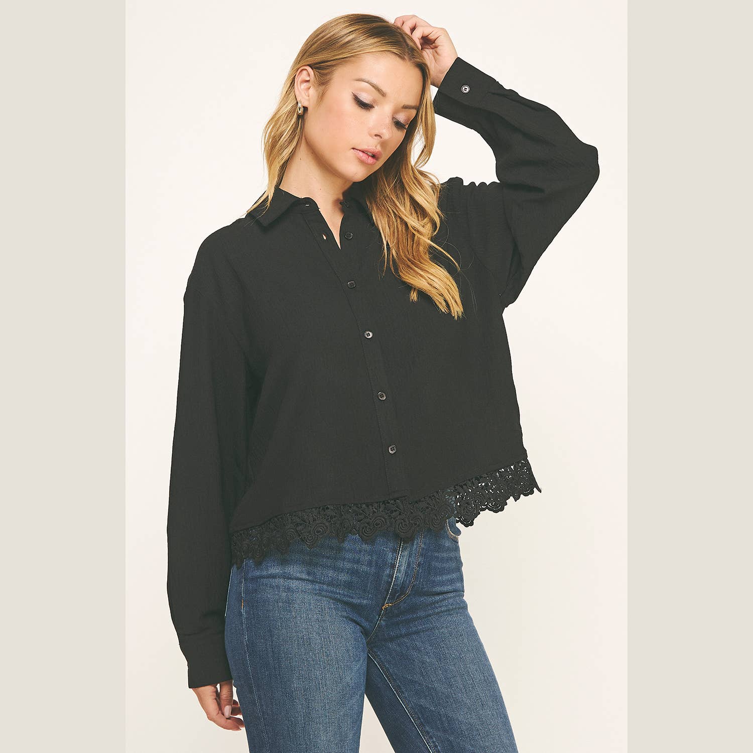 Winslow Collection - Vendita all'ingrosso Camicia button down - Donna - CAMICIA A MANICHE LUNGHE CON ORLO IN PIZZO CLASSICO CHARM1