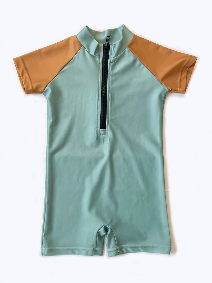 KILANI RASHGUARD for wholesale by Brooke's CLOSET