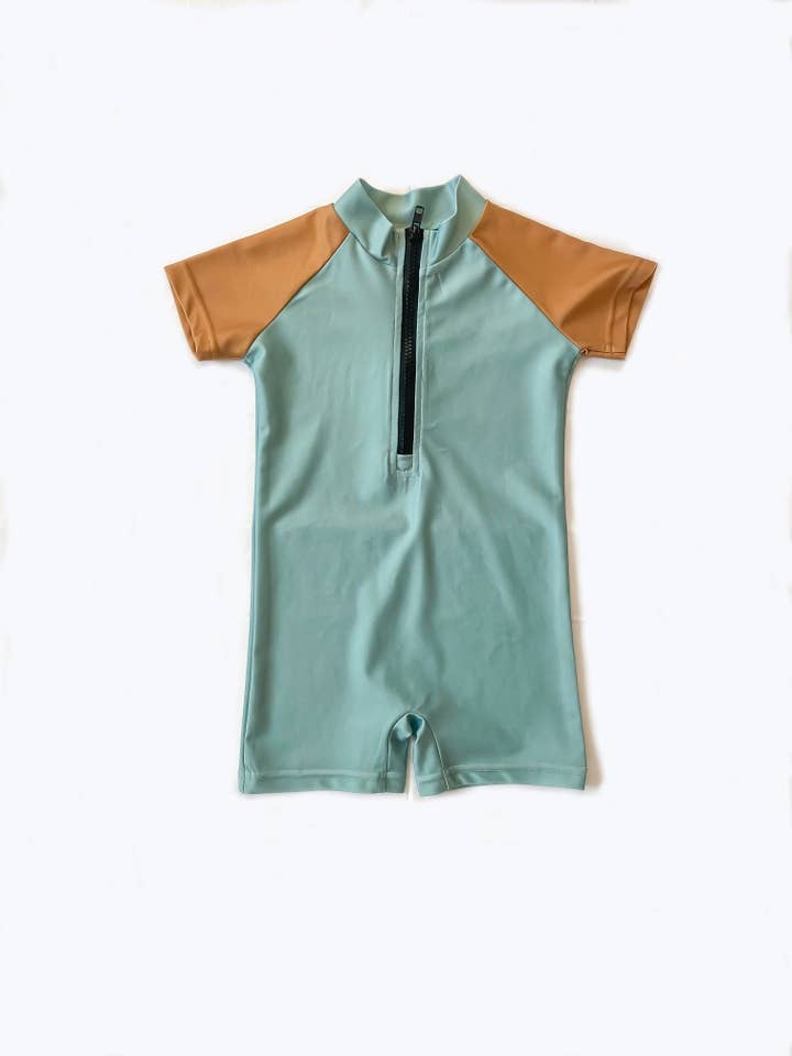 KILANI RASHGUARD for wholesale by Brooke's CLOSET