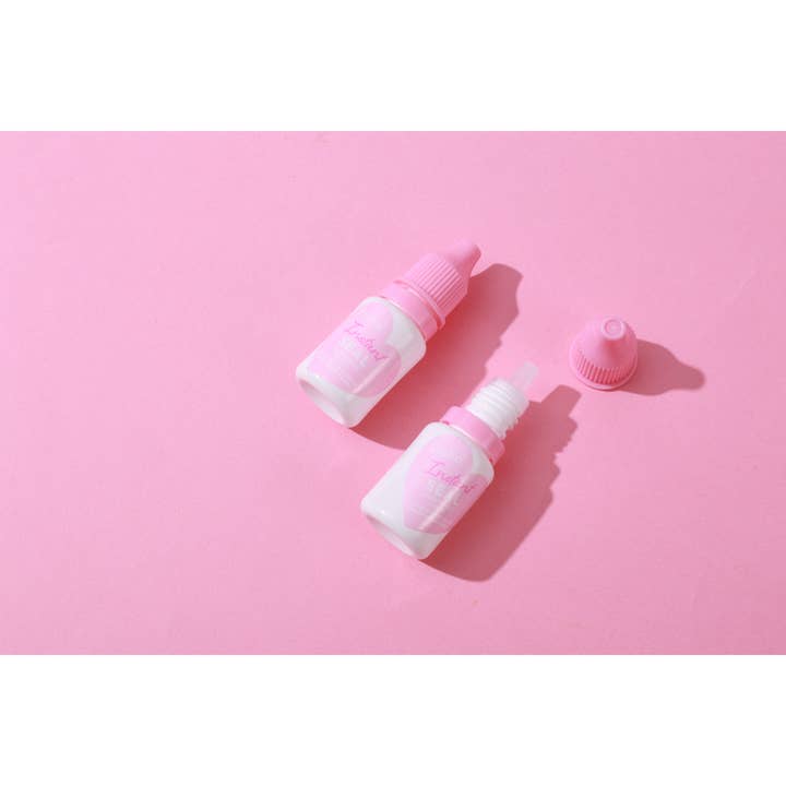 Instant Seal – Waterproof Shadow Converter Vibrant Eyeshadow and other Purchase Wholesale powder container. Free Returns & Net 60 Terms on Faire trending on Faire.