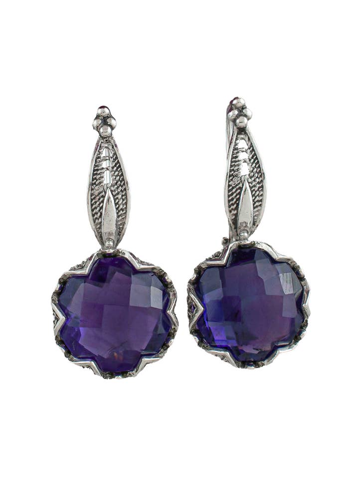 Boucles d'oreilles pendantes en argent sterling en filigrane avec améthyste et lotus pour la vente par Filigranist Jewelry