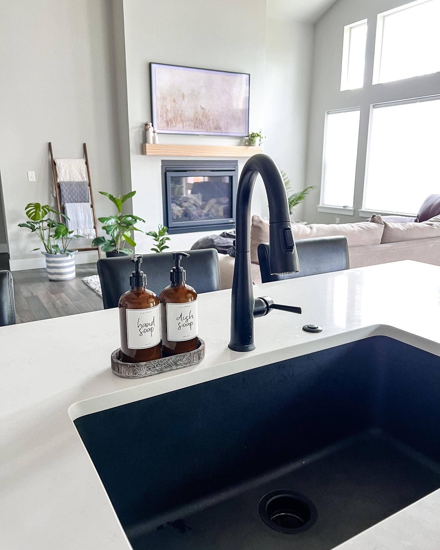 Gia Roma - Vente Plateaux décoratifs - Bac distributeur de savon, plateau à bijoux en bois, ferme rustique17