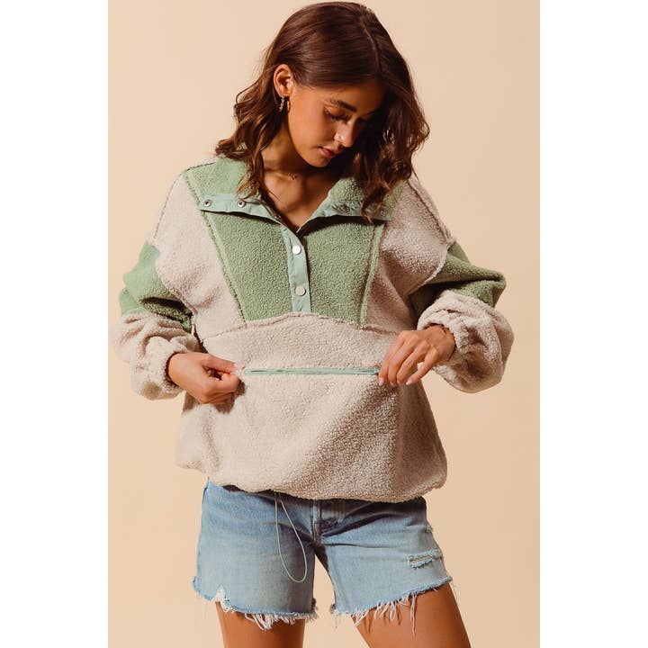 IVE - Vendita all'ingrosso Felpa - Donna - PULLOVER AMPIO IN PELLICCIA SHERPA A BLOCCHI DI COLORE1