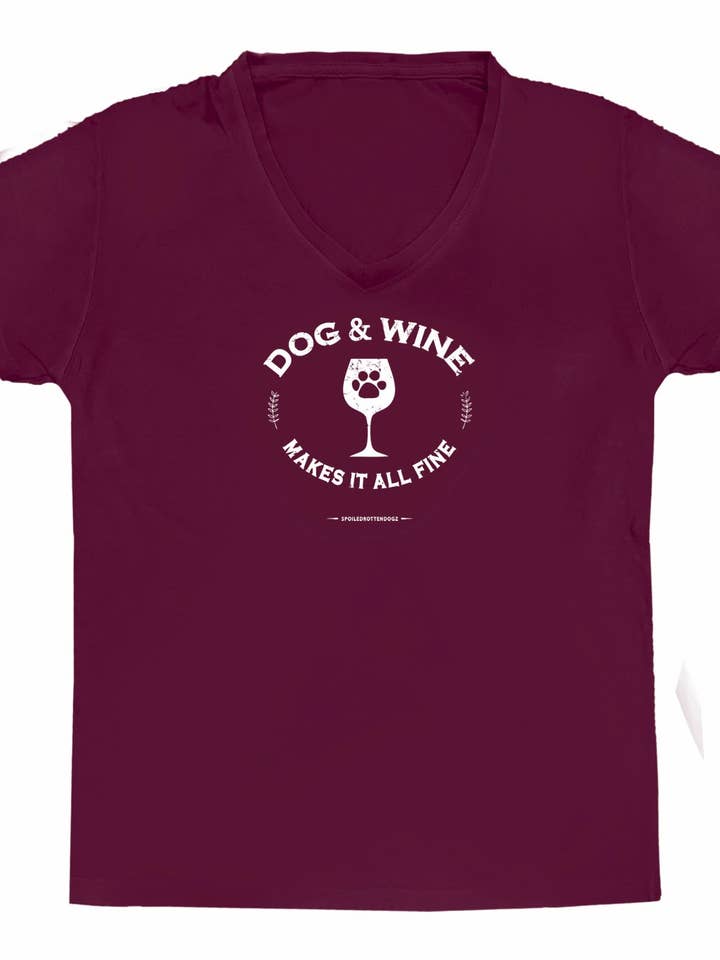 Col en V Dog & Wine pour la vente par SpoiledRottenDogz