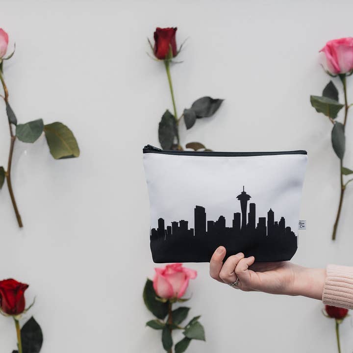 Anne Cate - Wholesale Makeup/Cosmetic Bag - Cleveland Ohio Skyline Cosmetic Makeup Bag