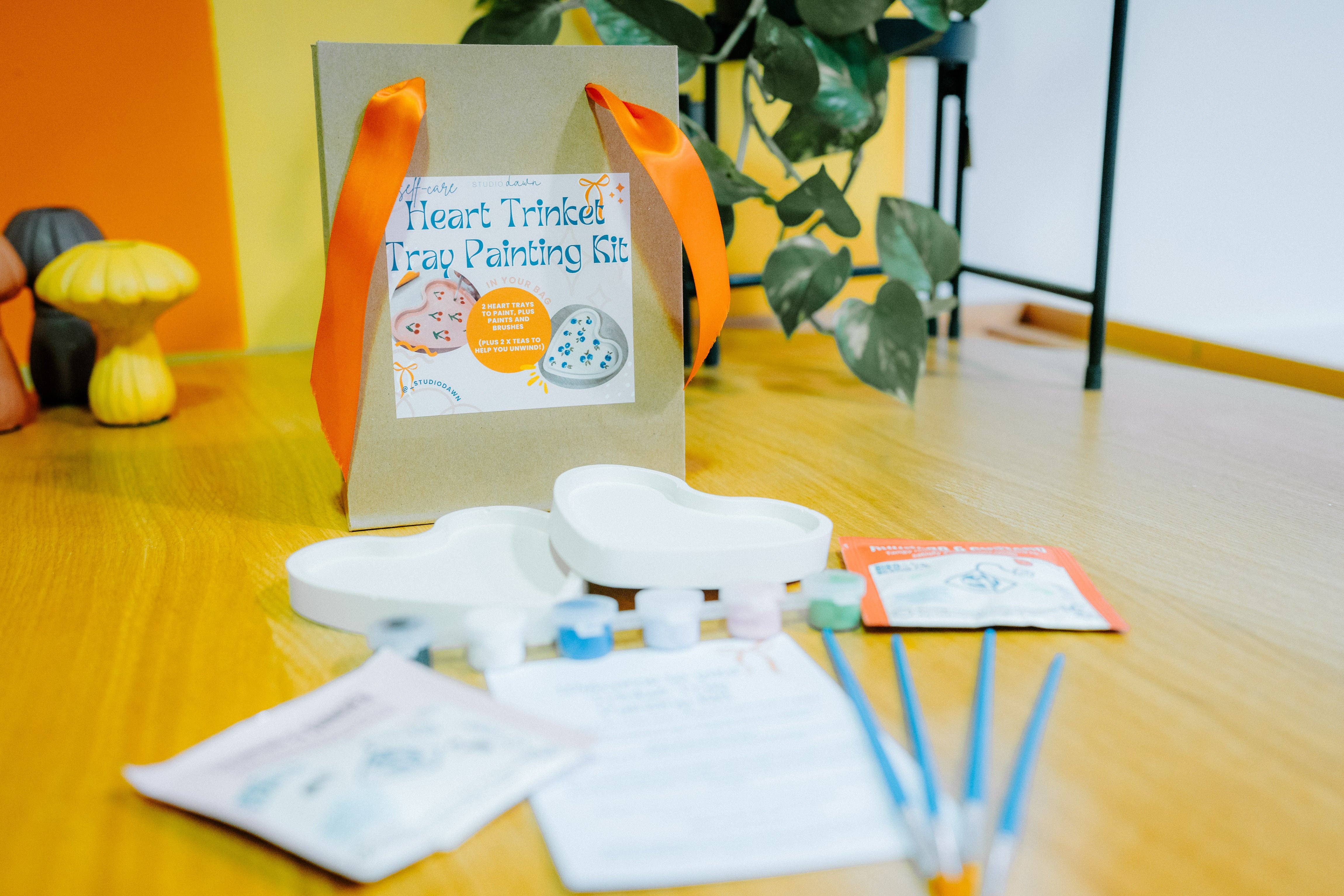 Studio Dawn - Wholesale DIY Craft Kit - Heart Trinket Tray Painting Kit1