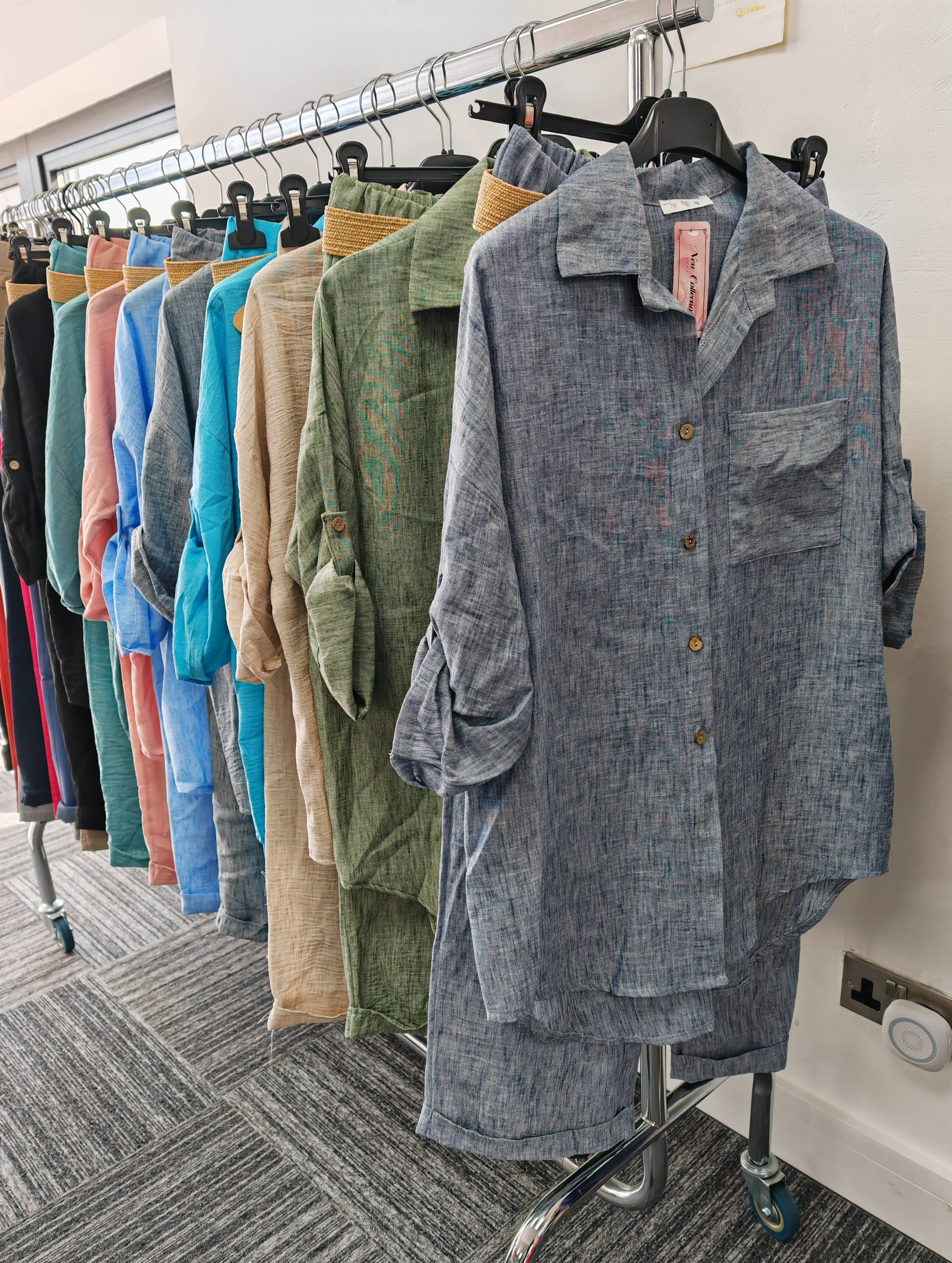 Superbia – Conjunto de top e calça (roupa NÃO Casual) - Mulher por atacado – Conjunto casual italiano tamanho único com camisa de botões completos e calça17