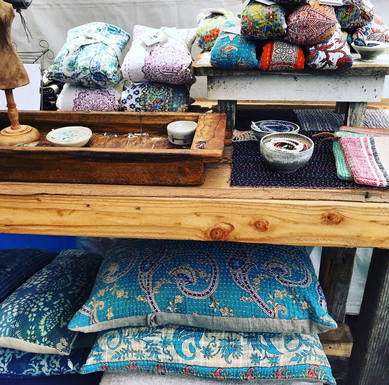 Belle's Nest – wholesale Spa/therapy pillow – Lavender Tummy/Neck Pillows1