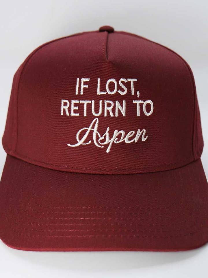 Cappello Ricamato "Se Perso, Restituire a Aspen" - Sci Apres per la vendita all'ingrosso da parte di Sundrop