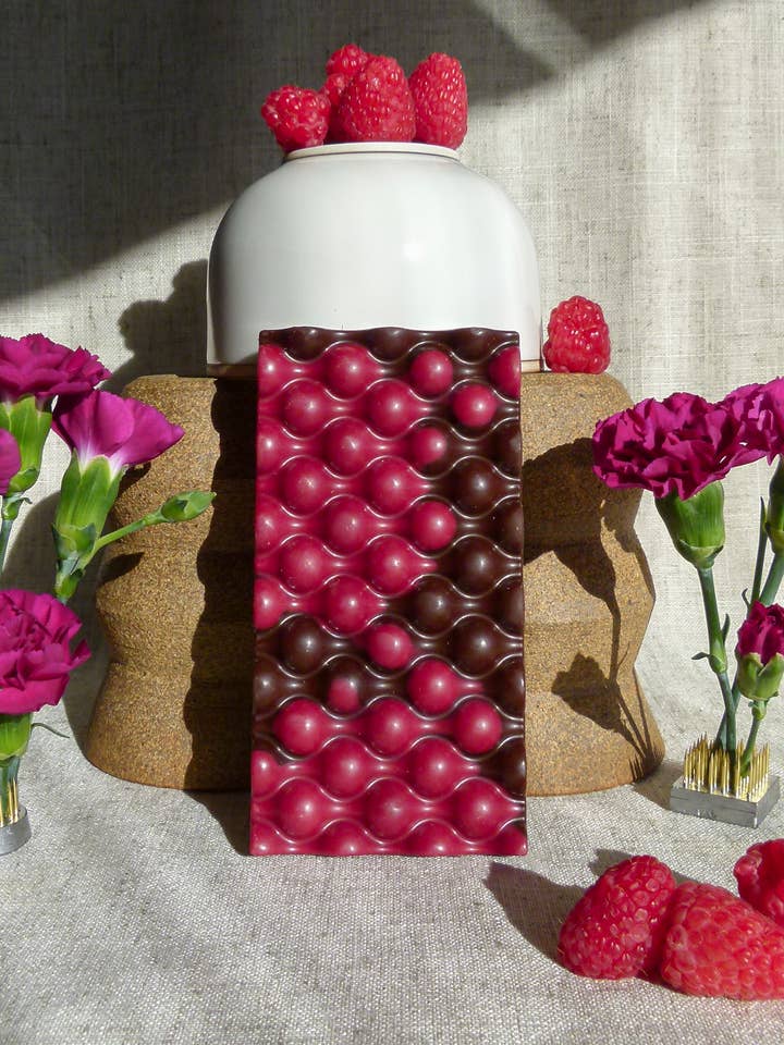 Chocolat noir à la framboise (végétalien) pour la vente par Deux Cranes