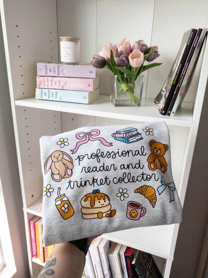 Pull Lecteur Professionnel & Collectionneur de Bibelots pour la vente par Be Bold Stay Bold