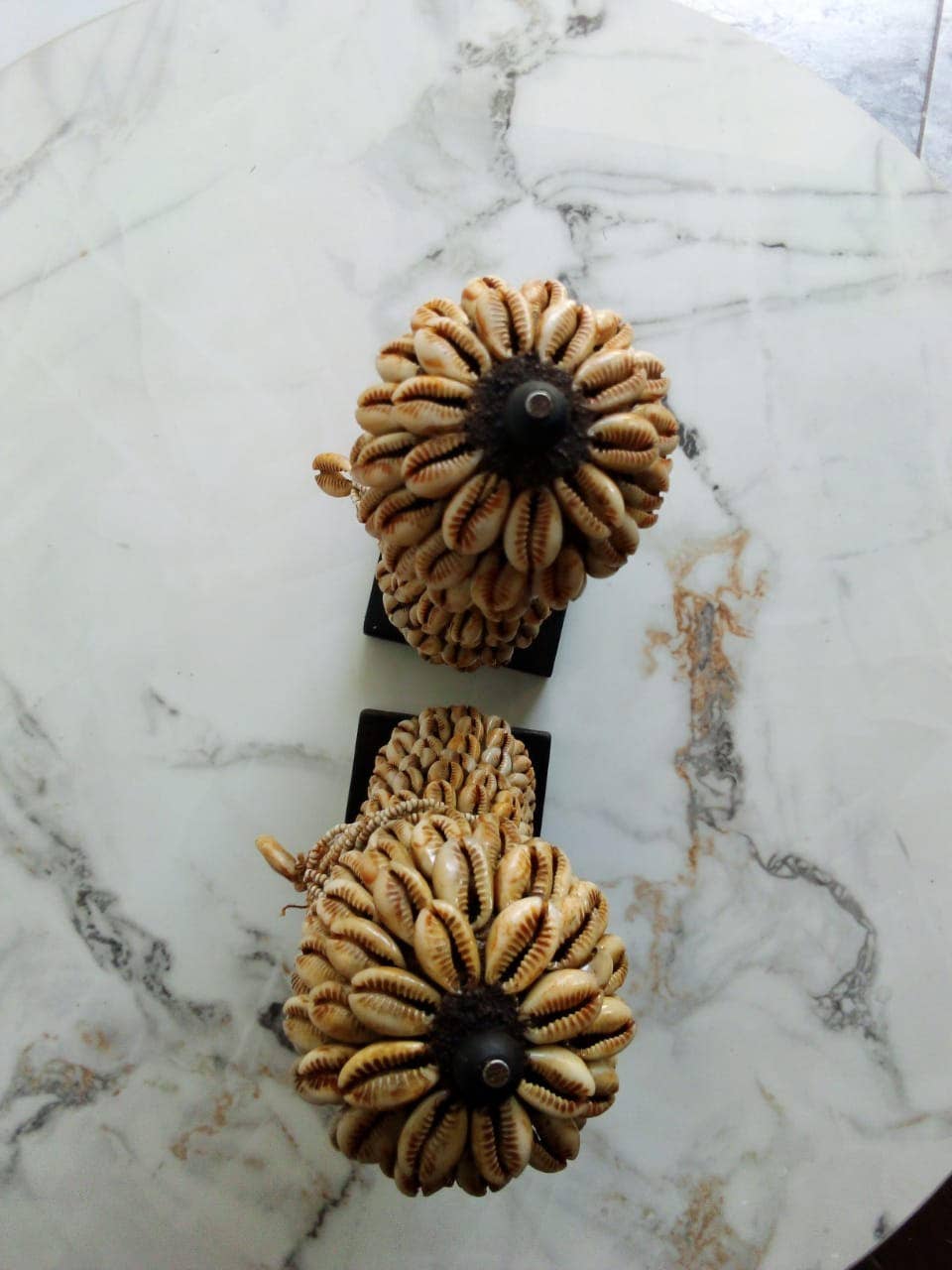 HOME DECOR FR - Wholesale Decorative Figurine - Couple of Namji dolls in cowries2