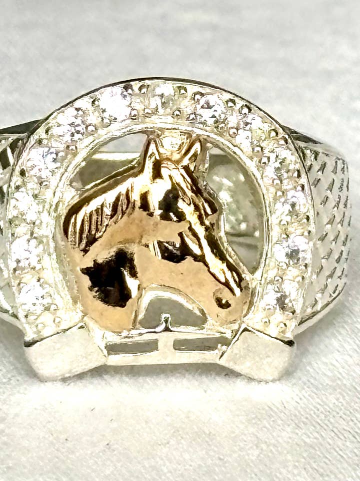 Bague fer à cheval en argent sterling 925 avec tête de cheval en or 10K pour la vente par QURI