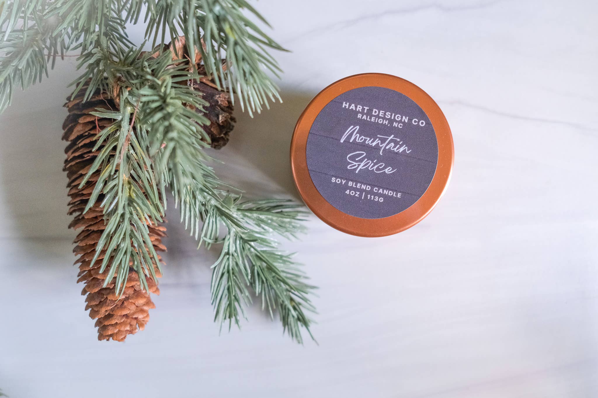 Hart Design Co - Vente Bougie en bocal - Mountain Spice | Collection Ski Haus6