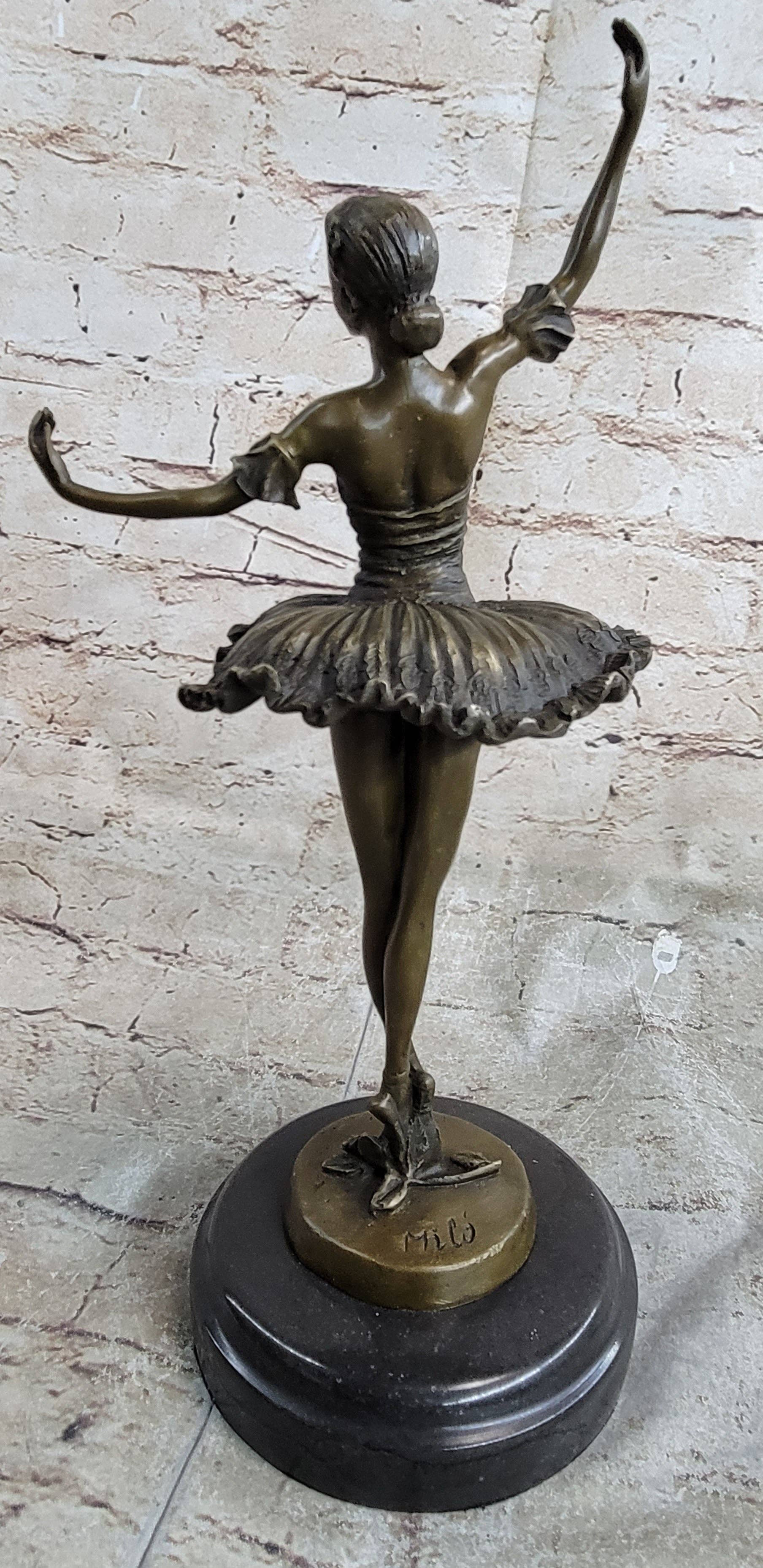 Bronzhaus - Wholesale Sculpture - Graceful Ballerina Ballet Wearing Tutu Dance Class Dancer Bronze Sculpture Decor4