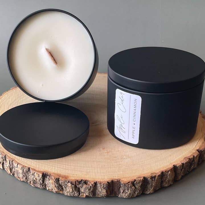 Apple Butter - Christmas Soy wax Candle with wooden wick for wholesale by AKUKU