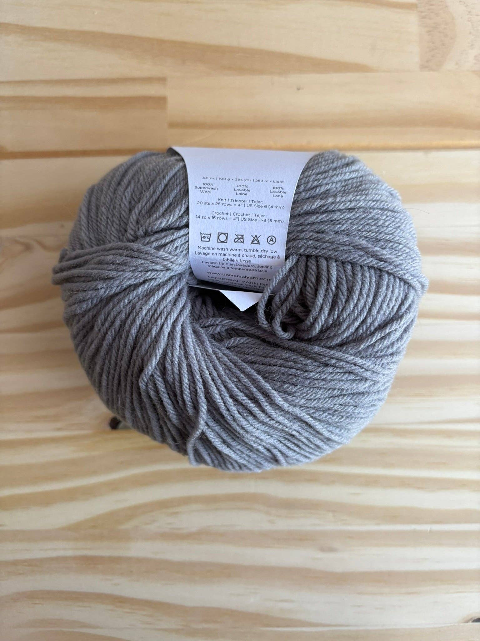 The Spinning Hand - Luxury Knitting Kits - Vente Fils à tricoter - Universal Yarn Deluxe fil DK pure laine, superwash3