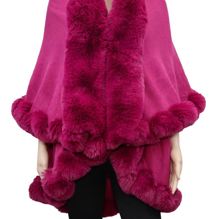 P189_Mantón/poncho con ribete de piel en color fucsia y agujero para el brazo para venta al por mayor de Jasper Trading LLC