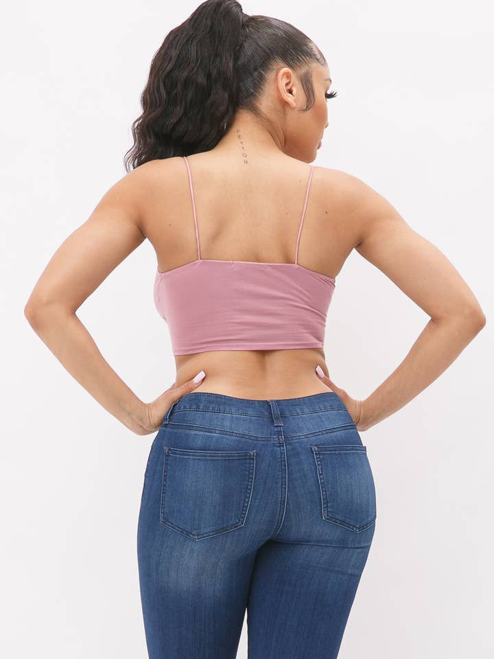 Julia by LoveJ – Großhandel Strickoberteil – Damen – Bauchfreies Top mit Cutout-Detail vorne9