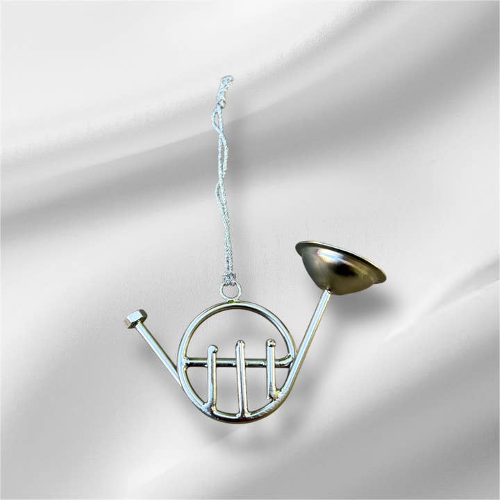 Ornement Corne française pour la vente par Hopes Unlimited