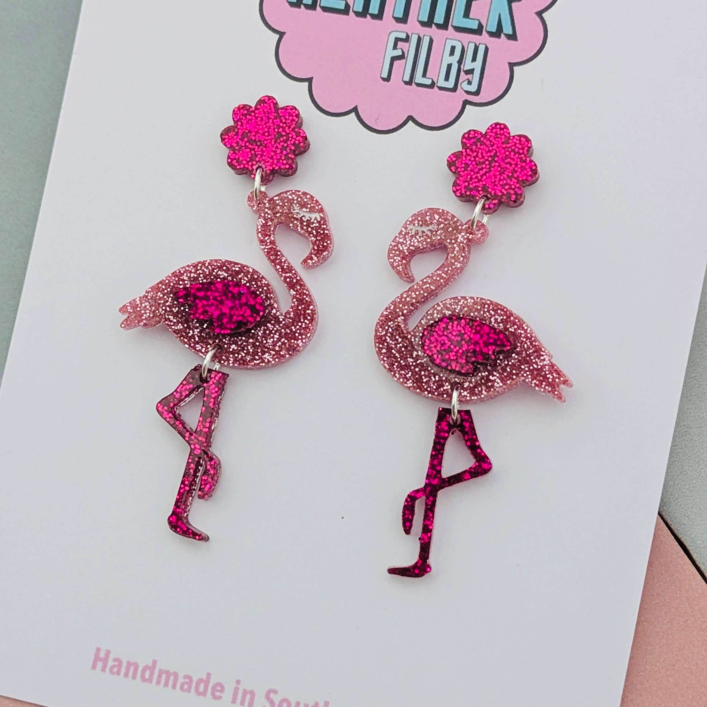 By Heather Filby - Vendita all'ingrosso Orecchini pendenti - Orecchini Glitterati Fenicottero Rosa2