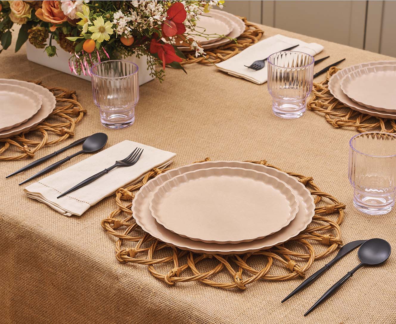 Sophistiplate - Wholesale Assorted cutlery set - All Black Bella Assorted Plastic Cutlery/24pc, Service for 86