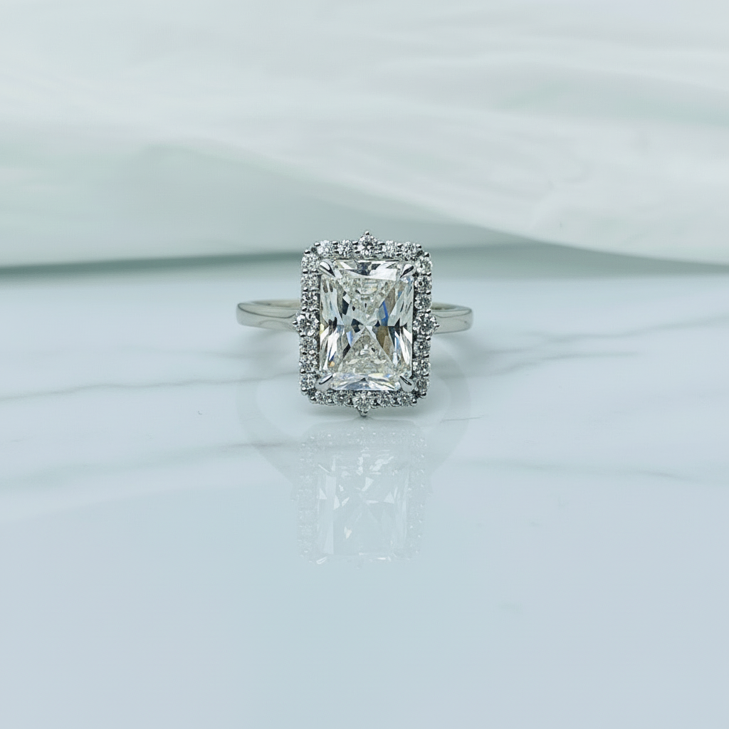 Triple C Diamonds – Großhandel Verlobungsringe – 3 Karat Radiant-Schliff Halo 14K Massivgold Solitär Diamant Verlobungsring5