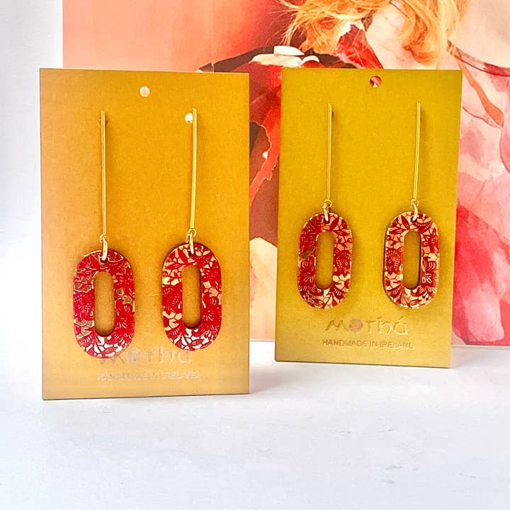 Mothú Jewellery - Venta al por mayor Pendientes colgantes - Pendiente colgante, acrílico escarlata y dorado, estampado de encaje, dorado7