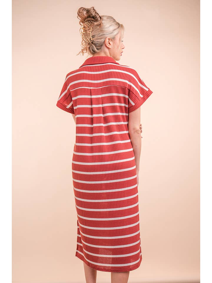 ROST/HAFERFLOCKEN Übergroßes gestreiftes Strick-Midikleid mit Kragen ND31647 für den Großhandel auf Faire11