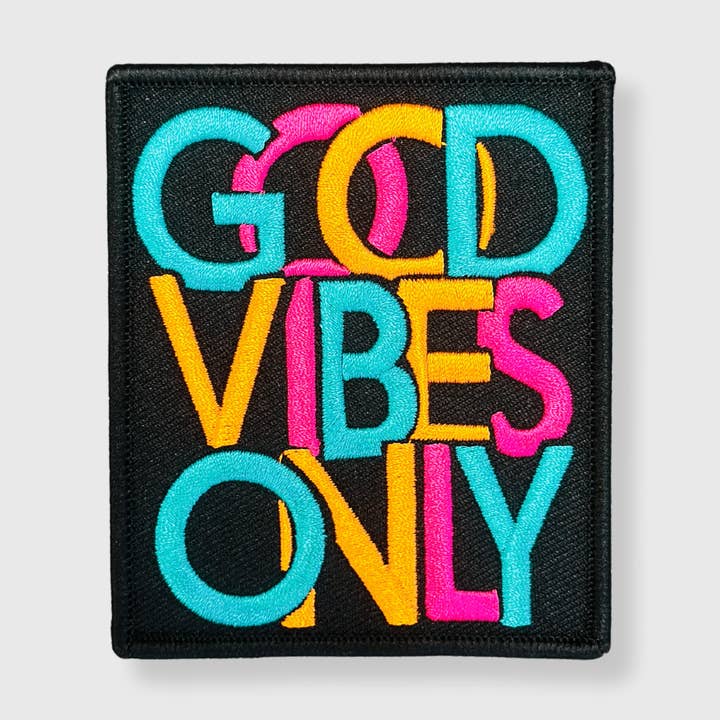 HP1026 - Patch pour chapeau Good Vibes Only pour la vente par ILTEX Apparel