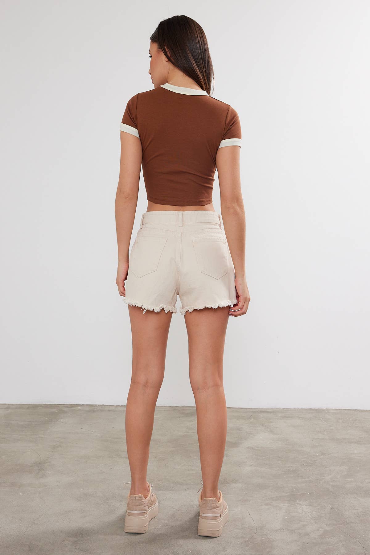 VAV NEW YORK – T-shirt estampada - Mulher por atacado – T-shirt de mulher com estampa de coração cortado Crop Top com estampa de coração18