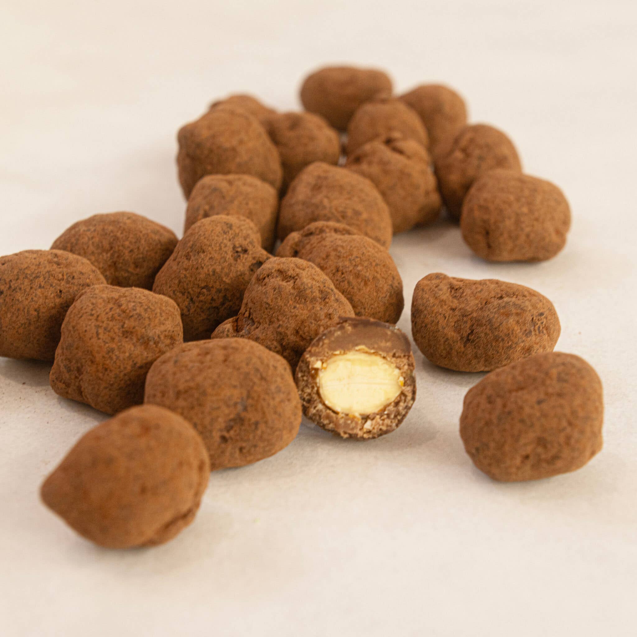 Melt Chocolates - Wholesale Chocolate Covered Sweets - Milk Chocolate Coated Almonds1