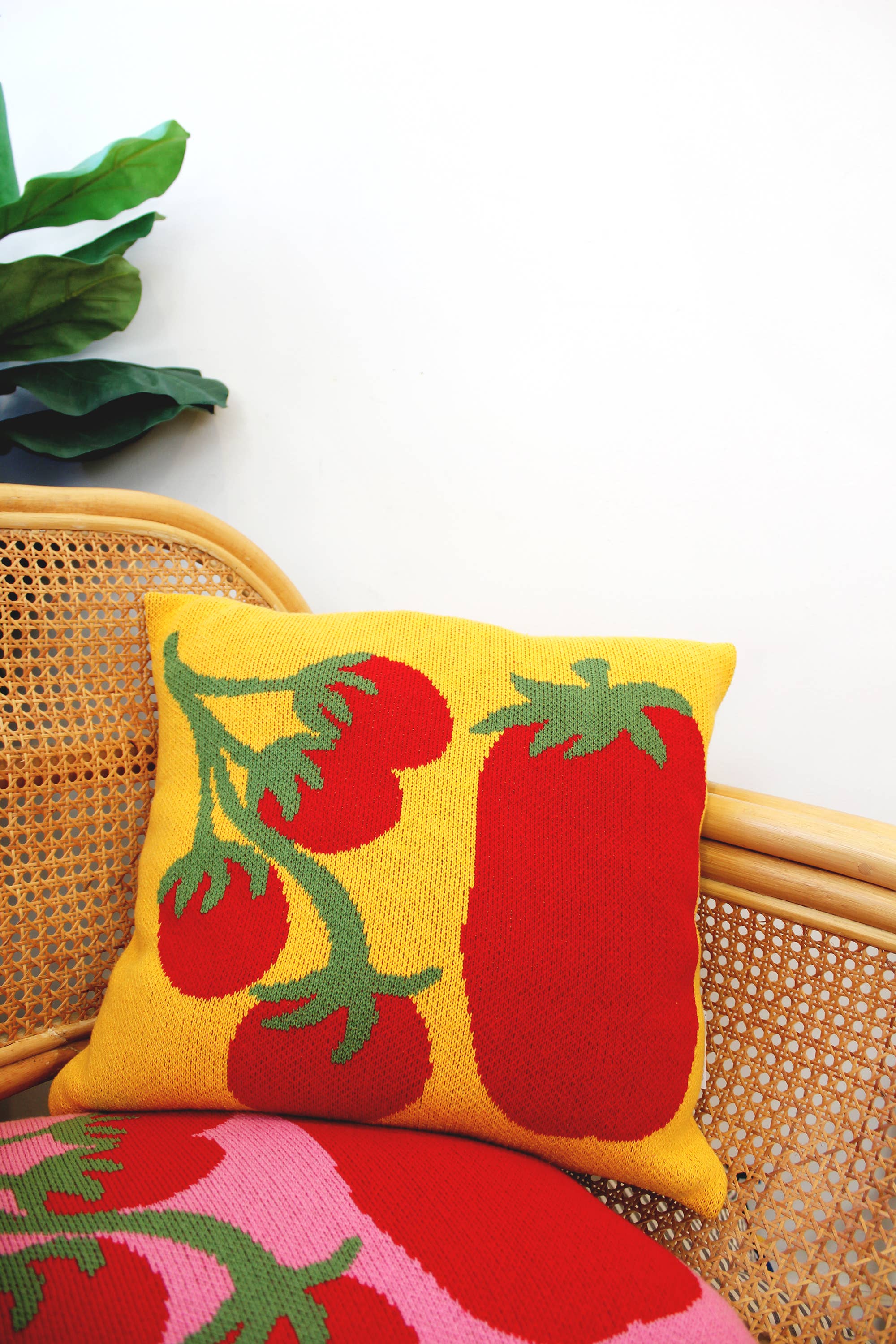 Calhoun & Co. - Wholesale Throw/Decorative Pillow - Tomato Knit Throw Pillow1