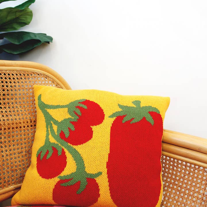 Calhoun & Co. - Wholesale Throw/Decorative Pillow - Tomato Knit Throw Pillow1