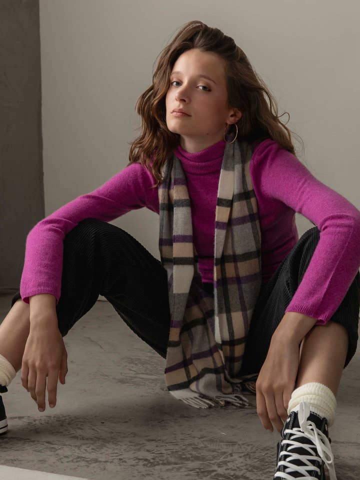 Tillverkad i Skottland Princeton-rutig kashmirsjal - Lavendel för wholesale av Kiltane