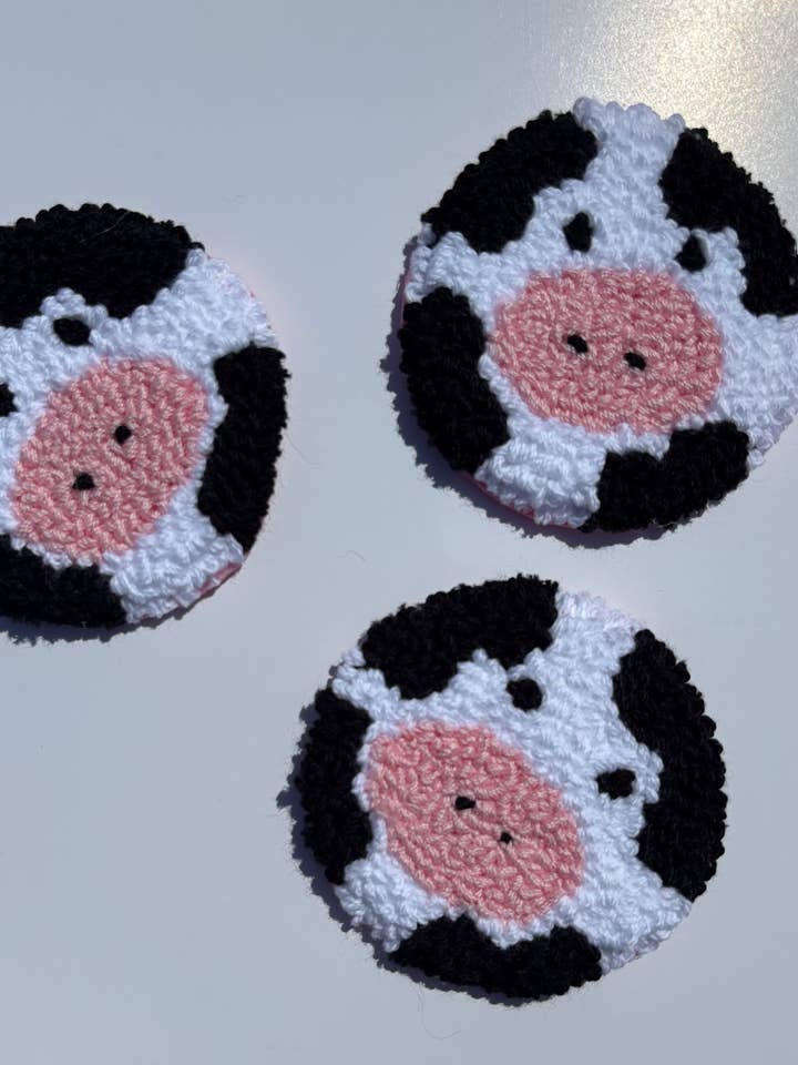 Posavasos para coche con vaca de aguja perforadora hecha a mano, accesorios para mujeres para venta al por mayor de Honey Punches