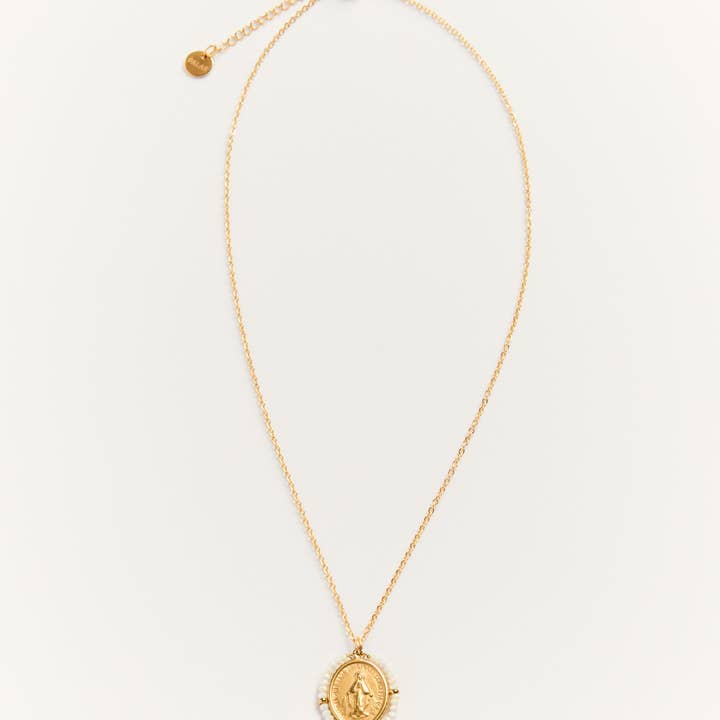 Palas - Wholesale Pendant/charm necklace - Santa Maria Shiny Cream - golden medal necklace with shiny white stones2