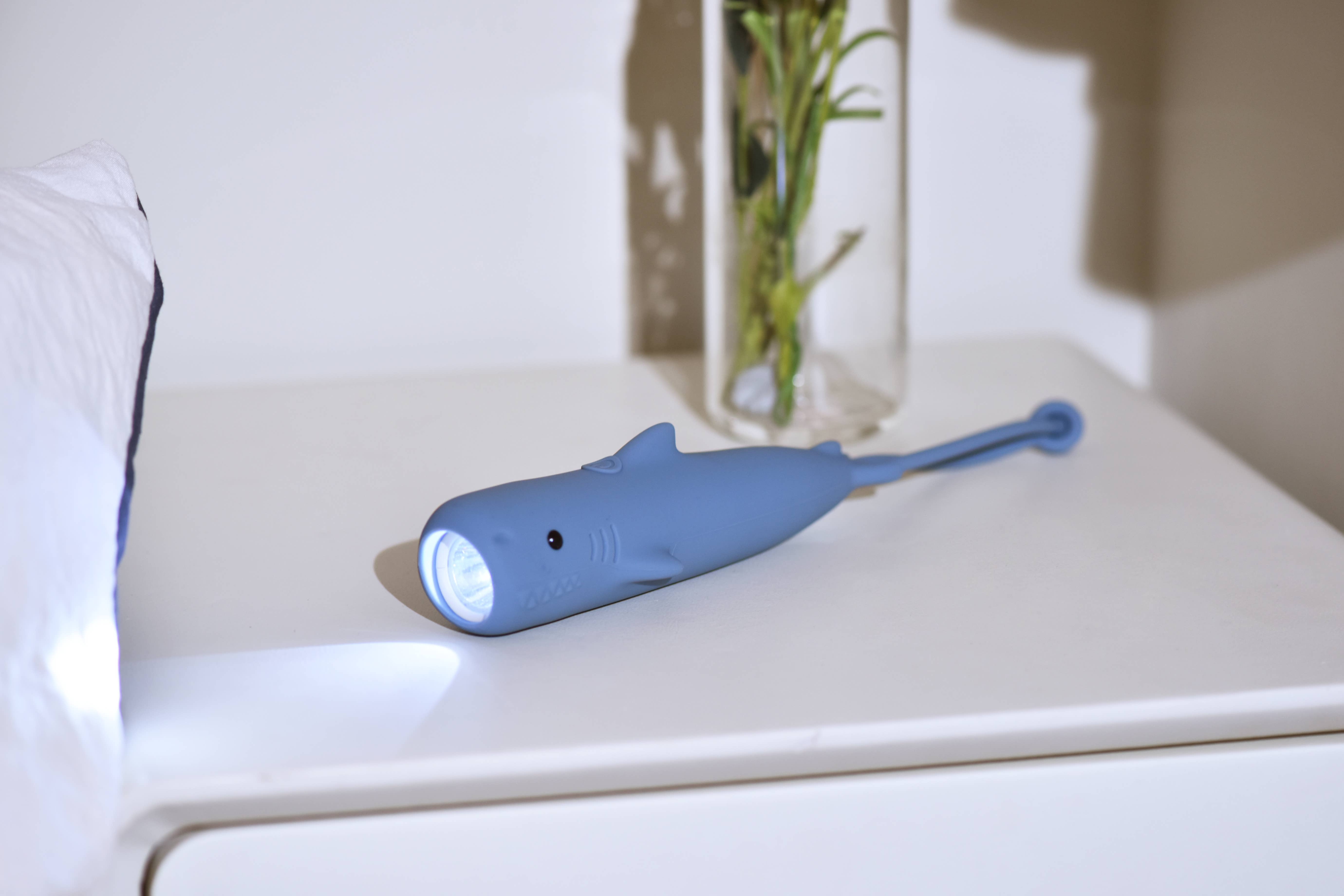 MAGS - Wholesale Handheld Flashlight - Flashlight Shark
