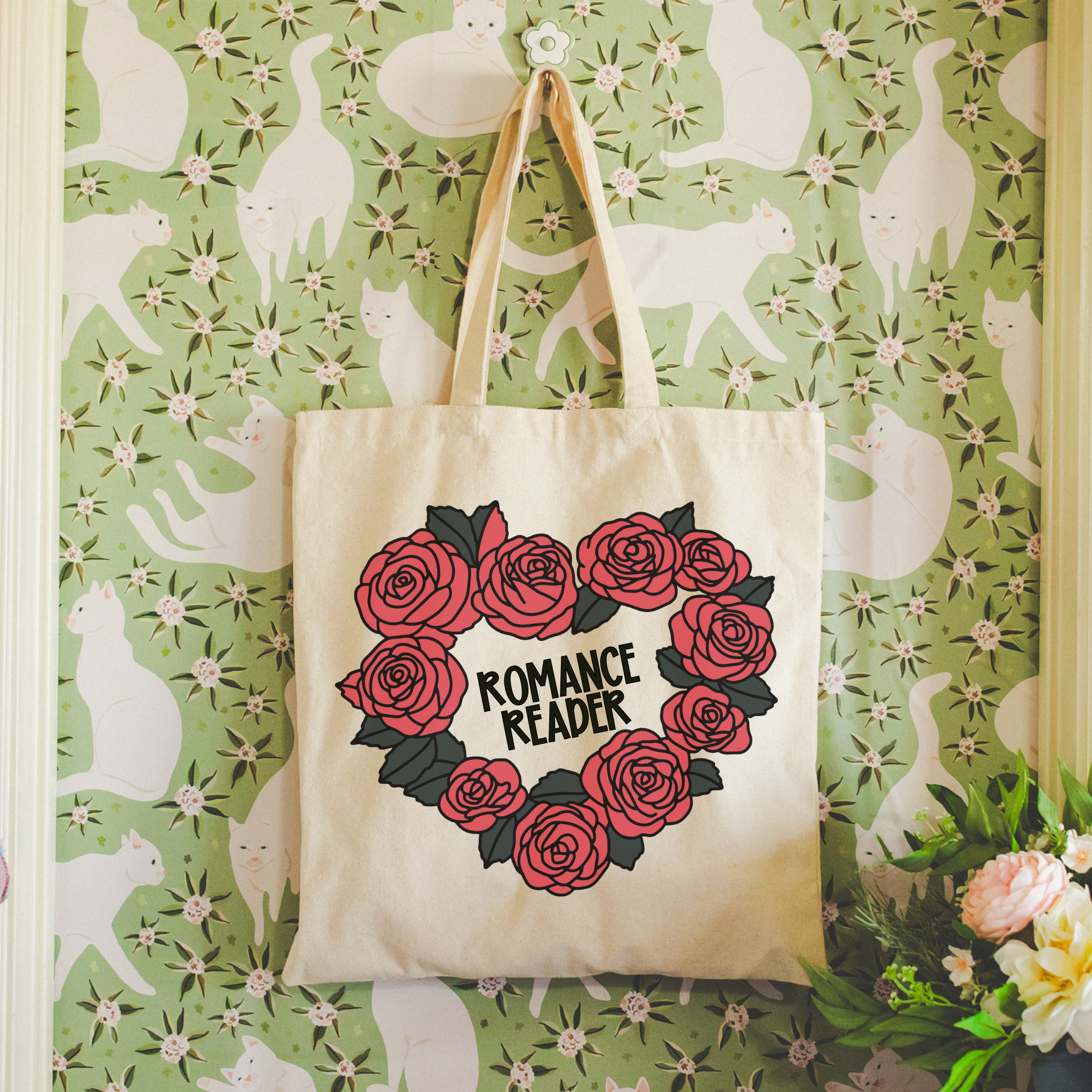 Literari Goods, Co | Book Themed Candles + Gifts – Engroshandel Tote bag - Dame – Romantiklæser | Muleposer | Læsergave til Valentinsdag5