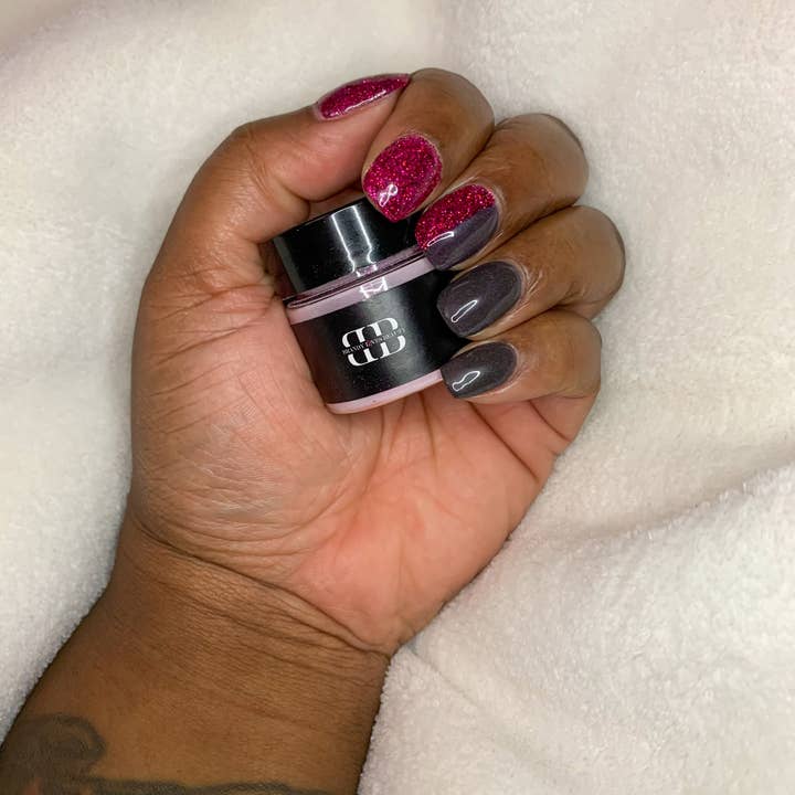 Poudre à tremper au chômage 0,5 oz pour la vente par Brandy Loves Beauty