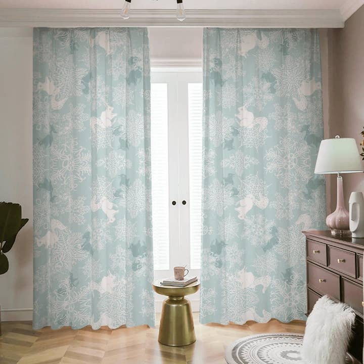 Tenda natalizia azzurra con fiocchi di neve per porta della camera da letto del soggiorno, tende per finestre di grandi dimensioni che filtrano la luce semi per la vendita all'ingrosso da parte di daintyduvet