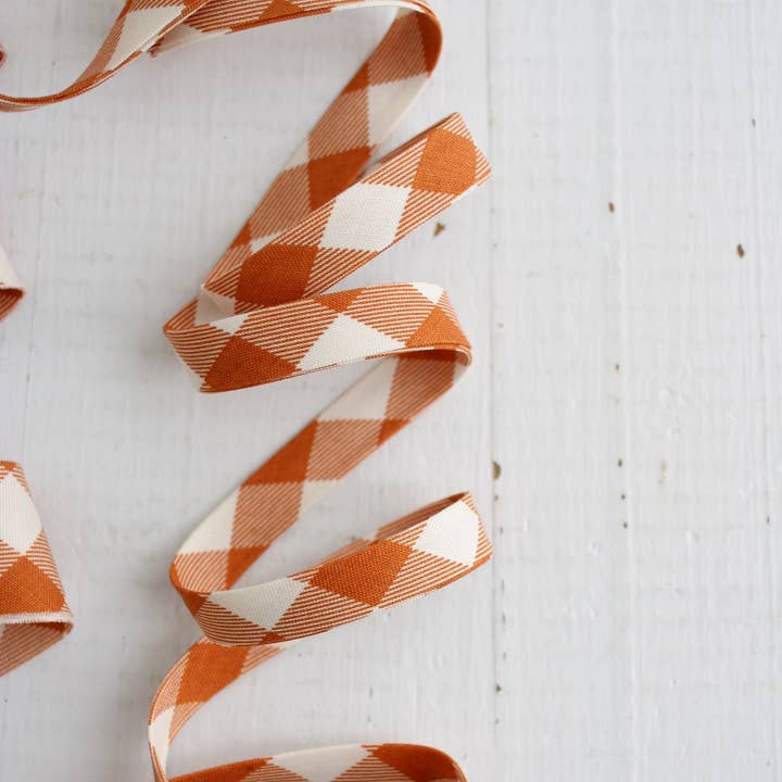 Bessie Pearl Binding Co – wholesale Craft supplies – 1/2" Double Fold Bias Binding - Pecan Gingham 100% Cotton
