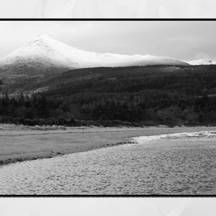 Impression photographique en noir et blanc de l'île d'Arran en Écosse pour la vente par Mo & Paul Photography