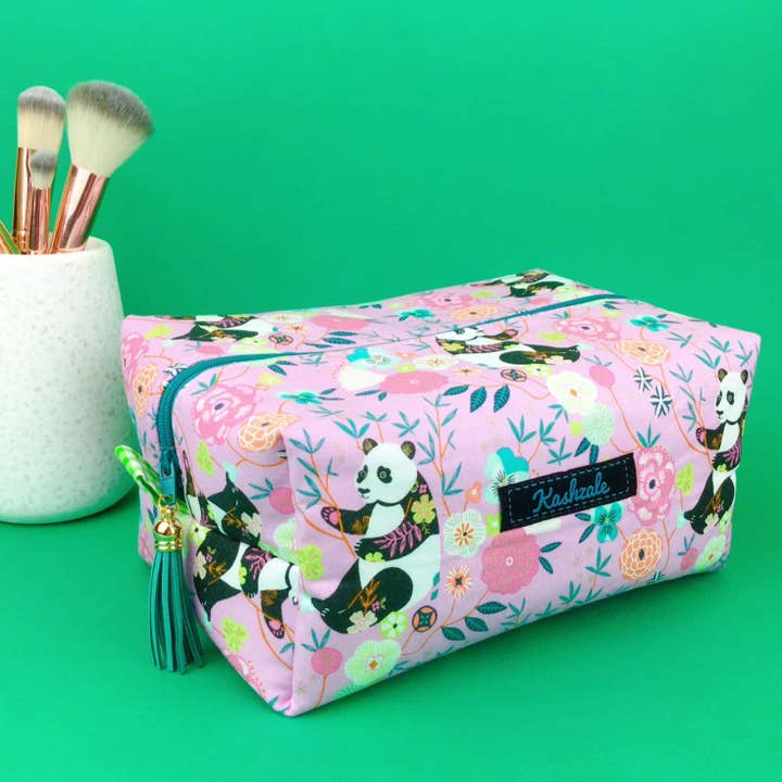 Saco Cosmético de Caixa Grande Pink Pandas. Saco de Maquilhagem Rosa por atacado de Kashzale Handmade Cosmetic Bags