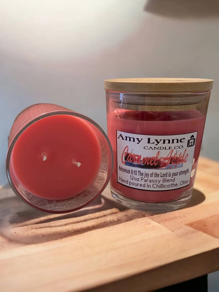 Candela alla mela caramello per la vendita all'ingrosso da parte di Amy Lynne Candle Company