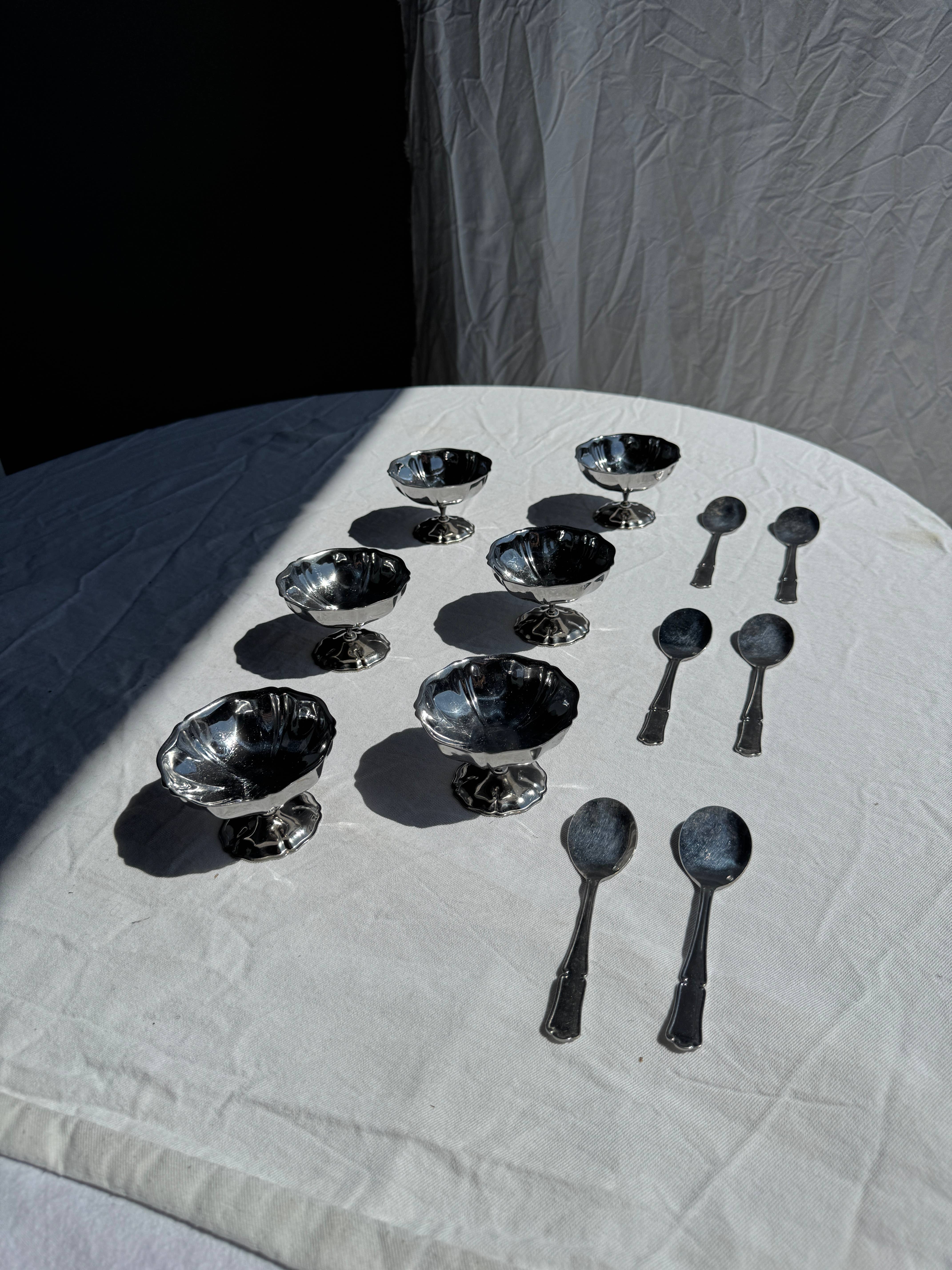 Office Objets - Wholesale Ice Cream Scoop - Vintage box containing 6 bistro ice cream cups15