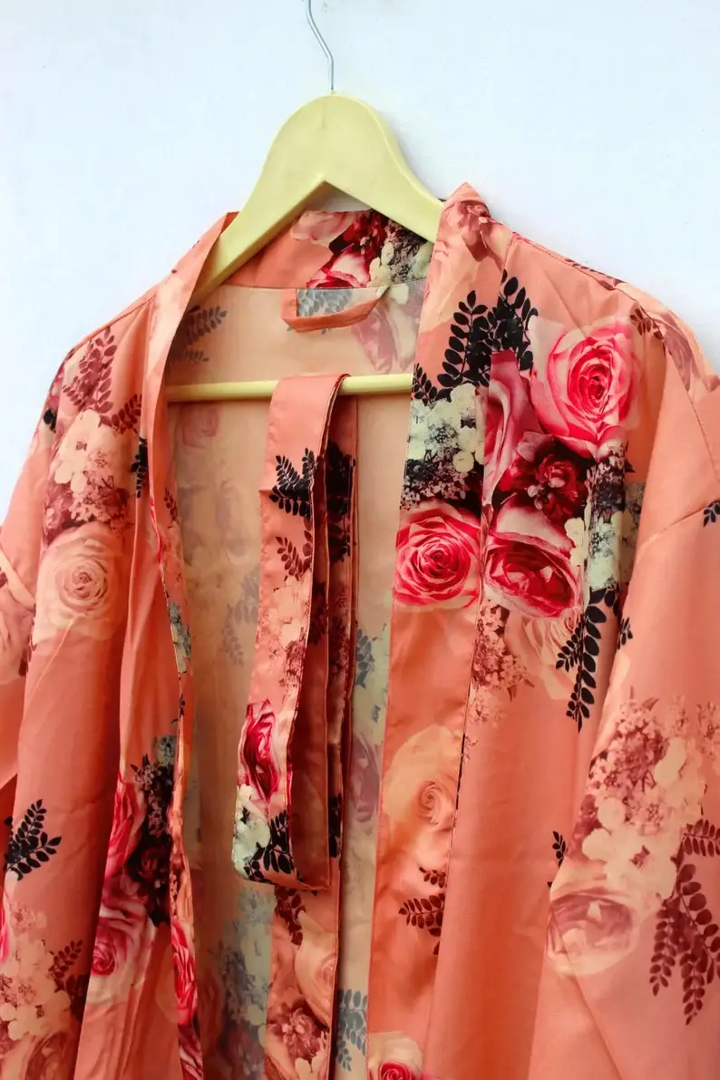 GYPSY STUDIO – Großhandel Bademantel – Damen – Indischer Kimono-Bademantel aus Crêpe-Seide für Abend- und Strandmode4