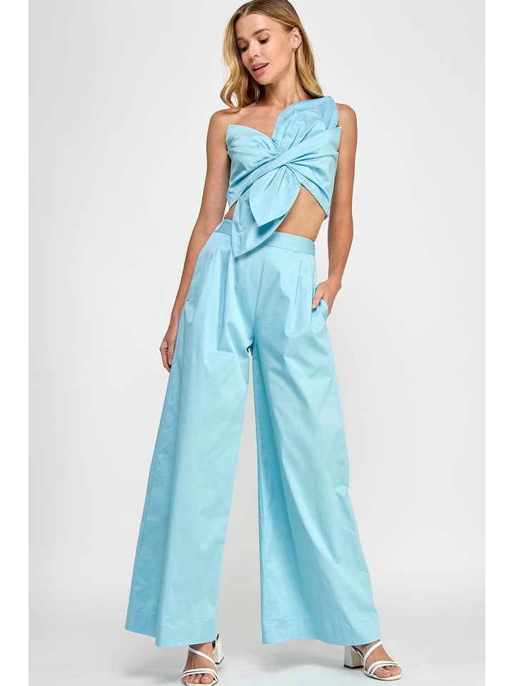 Strut & Bolt - Wholesale Shirt - Women's - One-Shoulder Knotted Flower Bow Crop Top17