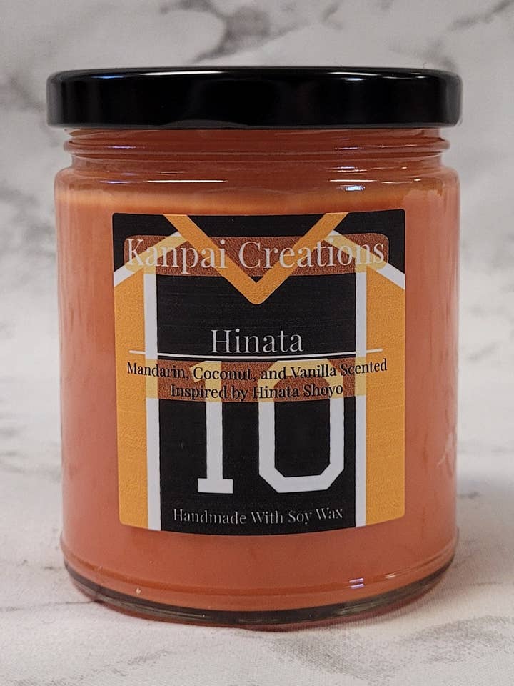 Hinata, mandarin og kokosnød duft, anime stearinlys for engroshandel hos Kanpai Creations